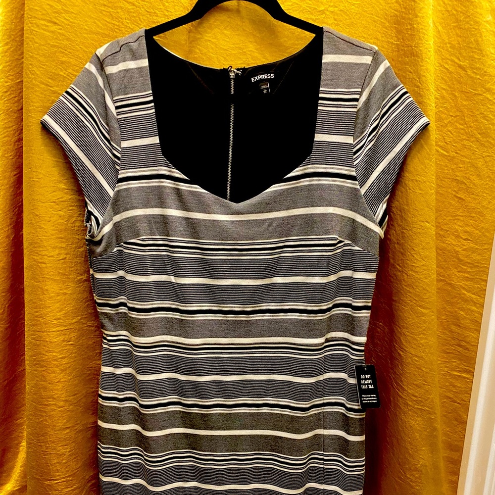 Express-Black & White striped dress with split-XL
